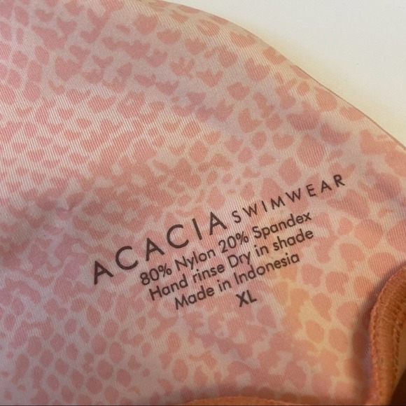 Acacia Lennox Top Size XL Pink and Topless Color - Picture 7 of 10